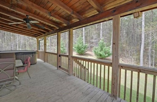 Copperhill Cabin | Horse Collar Lodge- Hot tub, ,minutes to Ocoee river rafting, pool table, Pet Friendly, fire pit