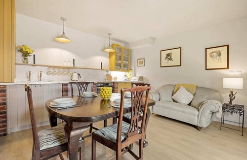 Leicester House | Horseshoe Cottage Farm with Hot Tub