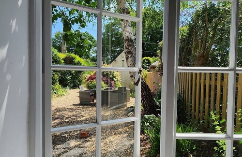 Walkford Cottage | 'Horseshoe Lodge', Character Lodge in Highcliffe on Sea