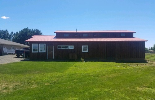 Walla Walla House | Horsing Around In The Barn (Pet friendly)