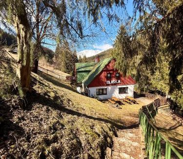Pec pod Snezkou Cabin | Horská chata Eliška