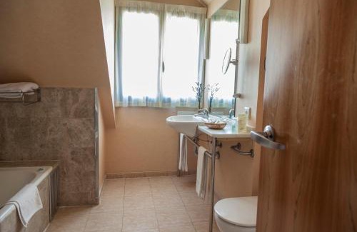 San Lorenzo de El Escorial Hotel | Hospedium Hotel Los Lanceros