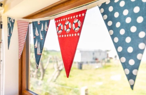 Happisburgh Cottage | Host & Stay | Breezy Bungalow