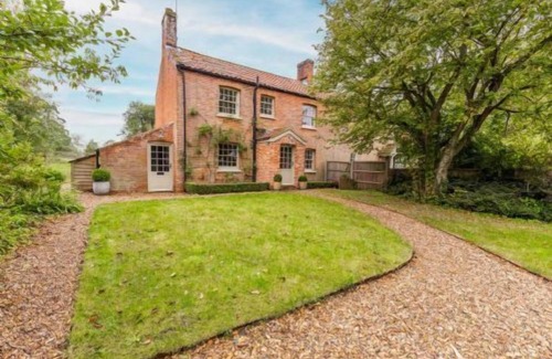 Fakenham Cottage | Host & Stay | Haclins Cottage