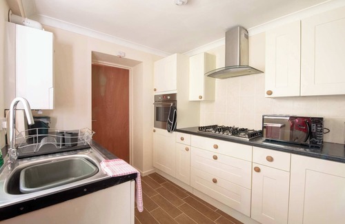 Skewen House | Host & Stay | Hanover Apartment