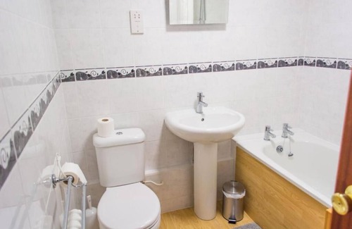 Irstead House | Host & Stay | Quayside Cottage