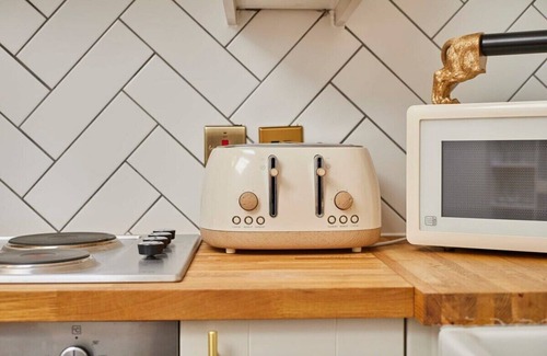 St George's Quarter Apartment | Host & Stay | Queen Square Hideaway