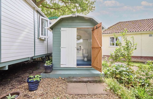 Melton Constable Ski Chalet | Host & Stay | Shepherd's Hut