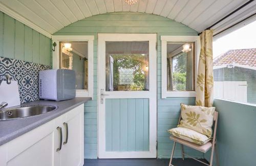 Melton Constable Ski Chalet | Host & Stay - Shepherd's Hut