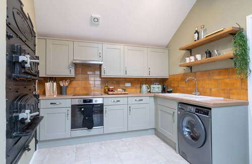 Lyme Regis Apartment | Host & Stay | The Hideaway