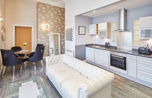South Cliff Apartment | Host & Stay | Three Bays