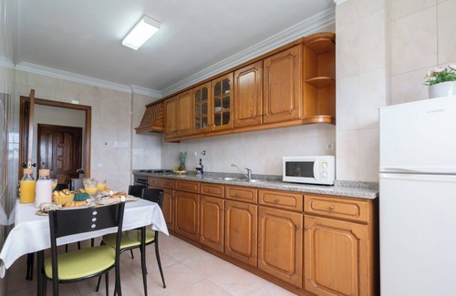 Sao Mamede de Infesta Apartment | Host Wise - Sunny Cozy Flat w/Terrace | São João