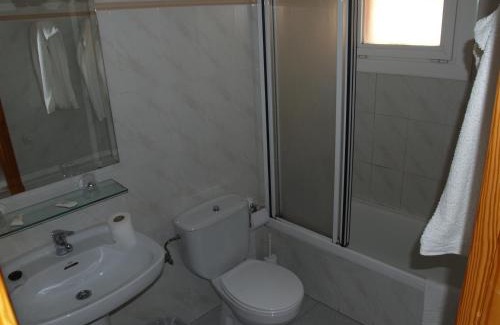 Santa Cristina de Aro House | Hostal Barnes