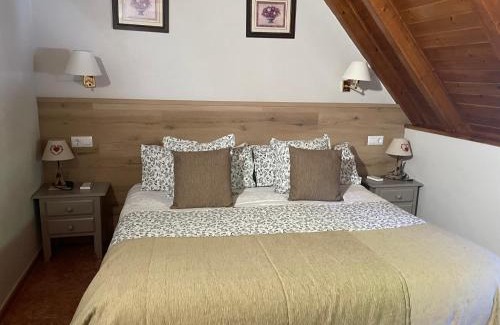 Unha House | Hostal Escuils