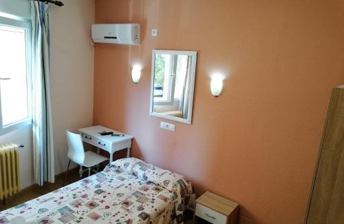 Casas Baratas House | Hostal Hernan Cortes