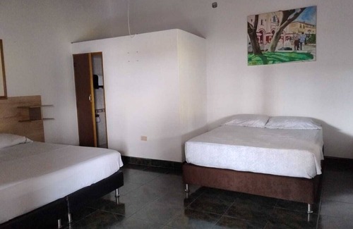 Guatape House | Hostal La Casona, A Media Cuadra del Parque Principal y el Malecom, pet Friendly