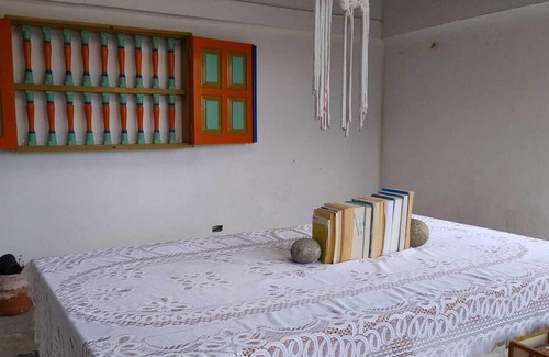 Guatape House | Hostal La Casona, A Media Cuadra del Parque Principal y el Malecom, pet Friendly