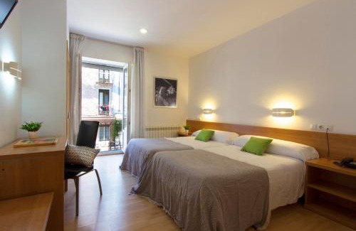 Logrono Historic Centre House | Hostal La Numantina