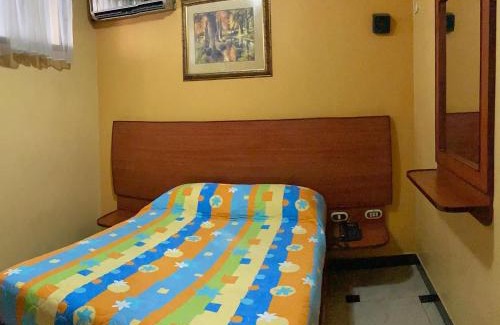 Guayaquil Hotel | Hostal Montesa