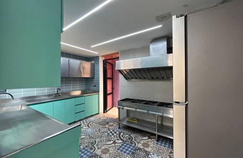 Villa Hermosa House | Hostal Pacifico Encanto, Your home in Medellin!