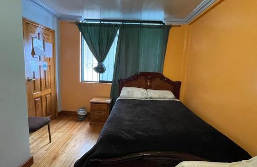 La Mariscal House | Hostal Taxo Yura