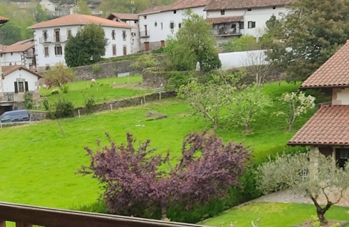 Ituren Apartment | Hostel Mendaurpe. H 5. Room with bathroom. Nature and relaxation
