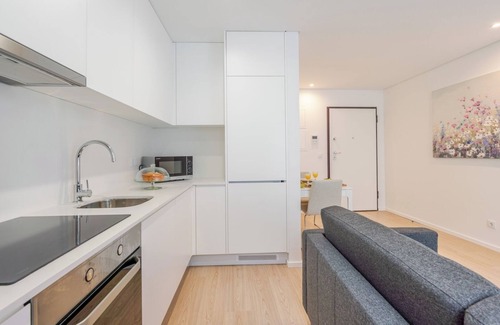 Leca da Palmeira Apartment | HostWise - Stylish Studios w/ Balcony and Parking