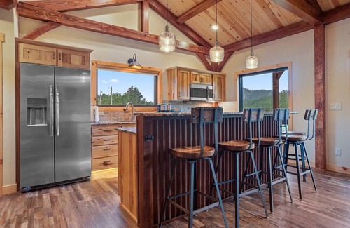 Custer Apartment | Hot Shot Hideaway near Custer Attractions