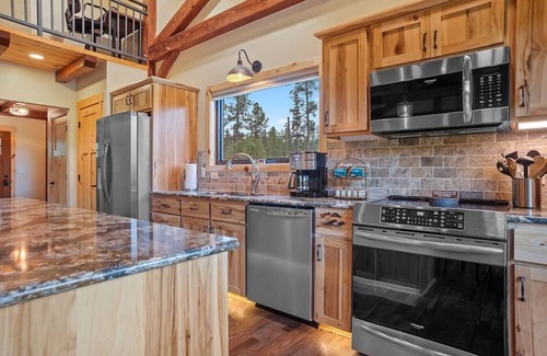 Custer Apartment | Hot Shot Hideaway near Custer Attractions