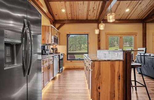 Custer Apartment | Hot Shot Hideaway near Custer Attractions