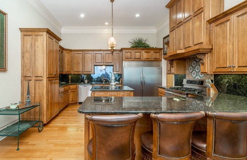 Mid America House | Hot Springs Luxury Getaway w/Panoramic Views, Game Room, Pool Table & Spacious Patio for Relaxing!