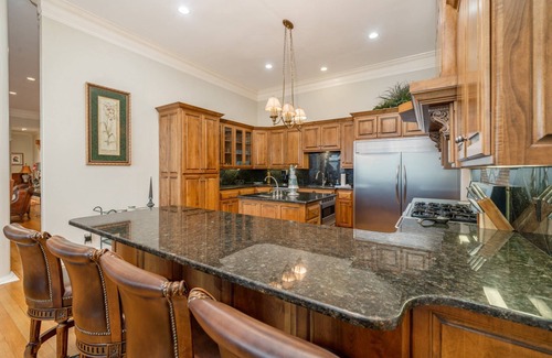 Mid America House | Hot Springs Luxury Getaway w/Panoramic Views, Game Room, Pool Table & Spacious Patio for Relaxing!