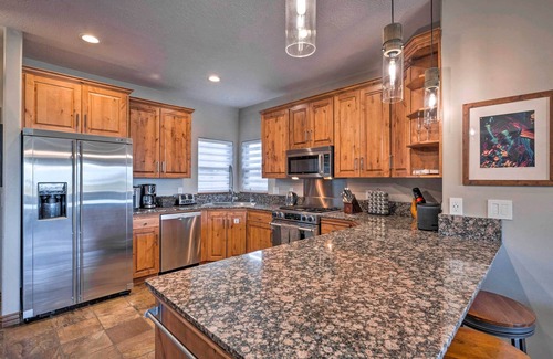Bear Hollow Village House | Hot Tub, 2 Mi to Cabriolet Lift: Family Mtn Escape