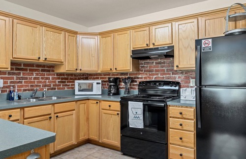 Red Lodge House | Hot Tub, Convenient Location- Mountain View Villa