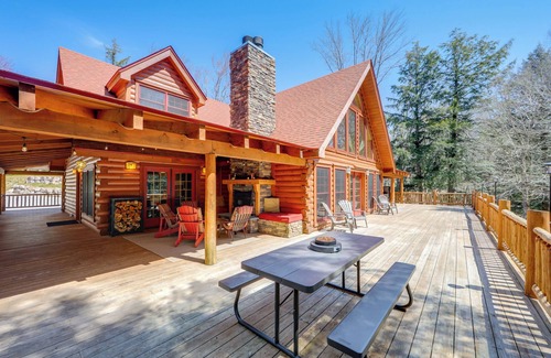 Old Forge Cabin | Hot Tub & Dock: Waterfront Cabin in Old Forge!