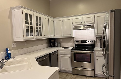 Bentonville House | Hot tub, fire pit, great outdoor space, by Coler bike trails, Bentonville Square