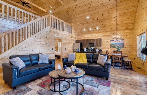 White Oak Lodge House | Hot Tub + Foosball | Access to Pool, Tennis, Gym | Chill'n in the Smokies