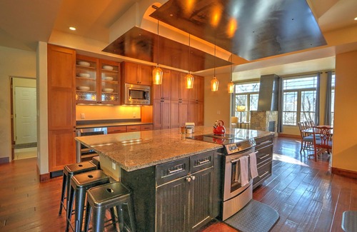 Glenwood Springs House | Hot Tub, Game Room w/Mountain Views Near Town