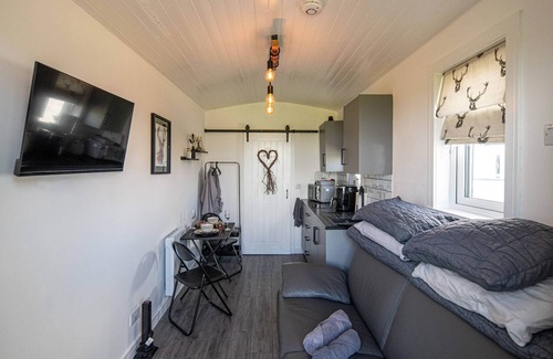 Wick Cabin | Hot Tub Haven Farr North 2