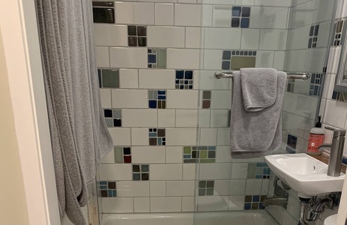 Depot Bench House | Hot tub! Minutes from Downtown, Airport, Parks and BSU