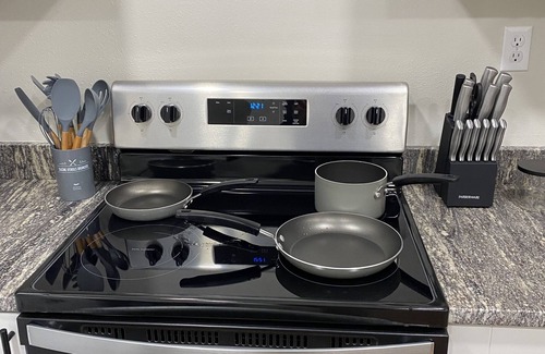 Hatfield House | Hot Tub Mountainside 2-BR Cabin near Mena