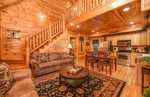Gatlinburg - Pigeon Forge Cabin | HOT TUB! NEW CABIN!! Resort Pool ~ Great Views! ~ OUR NEST Covered Bridge Resort