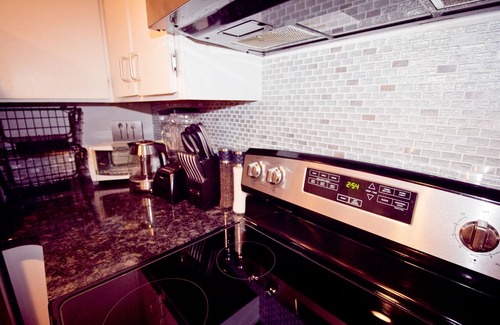 North Park City Condo | Hot Tub+ Parking+ Sleeps 6 Park City A/C + Deck