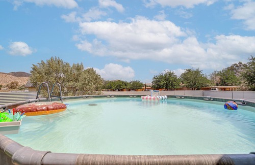Yucca Valley Cottage | Hot Tub & Pool: Joshua Tree Vacation Home!