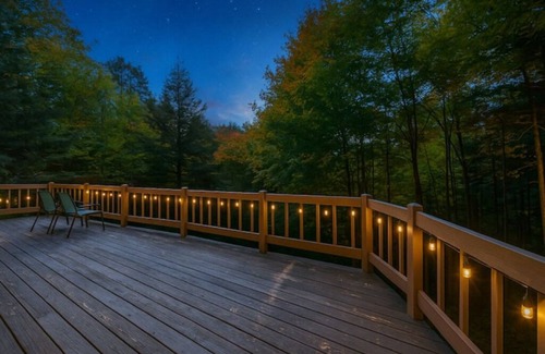 Campton House | Hot Tub + Pool Table + Resort Access + Fast Wifi