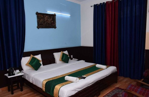 Noida Hotel | Hotel Abodes House