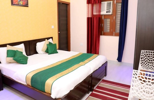 Noida Hotel | Hotel Abodes House