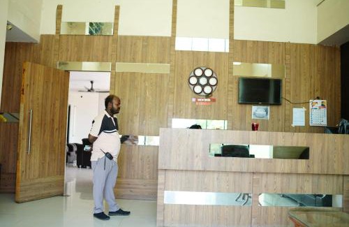 Solapur Hotel | Hotel Aryan Pune Express Highway