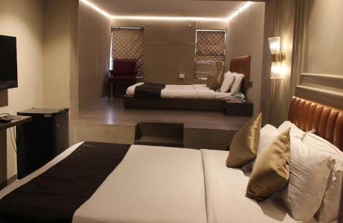 South West Hotel | Hotel Calabash Luxury Villa Near New Delhi Airport
