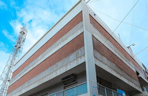 Halvad House | Hotel Center Point Guesthouse